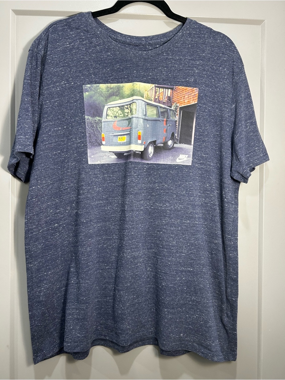 Nike | Short Sleeve Graphic Tee with Van Illustration | Men’s | Navy Heather |XL